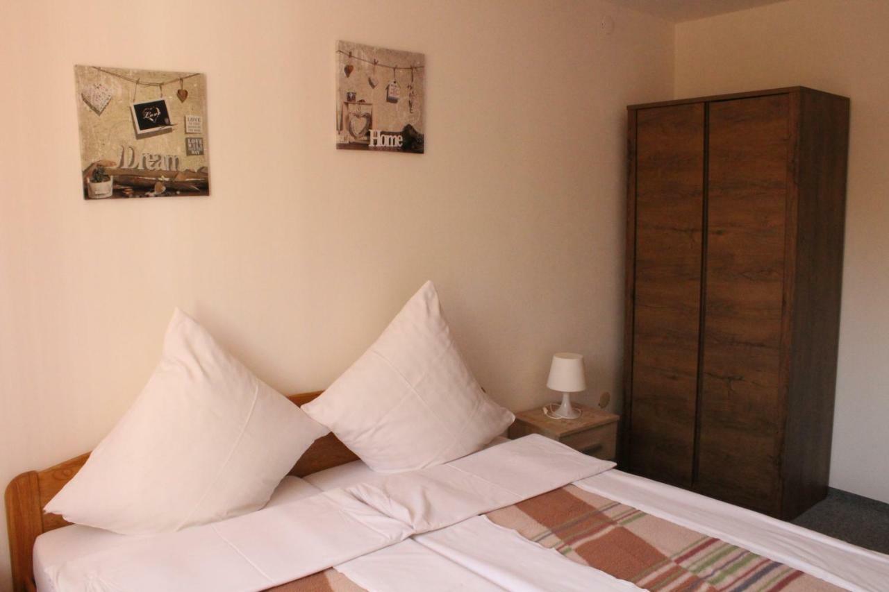 Apartments Baka Jelka Mandre Dış mekan fotoğraf